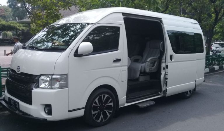 Sewa Hiace untuk Liburan Seru di Banyuwangi