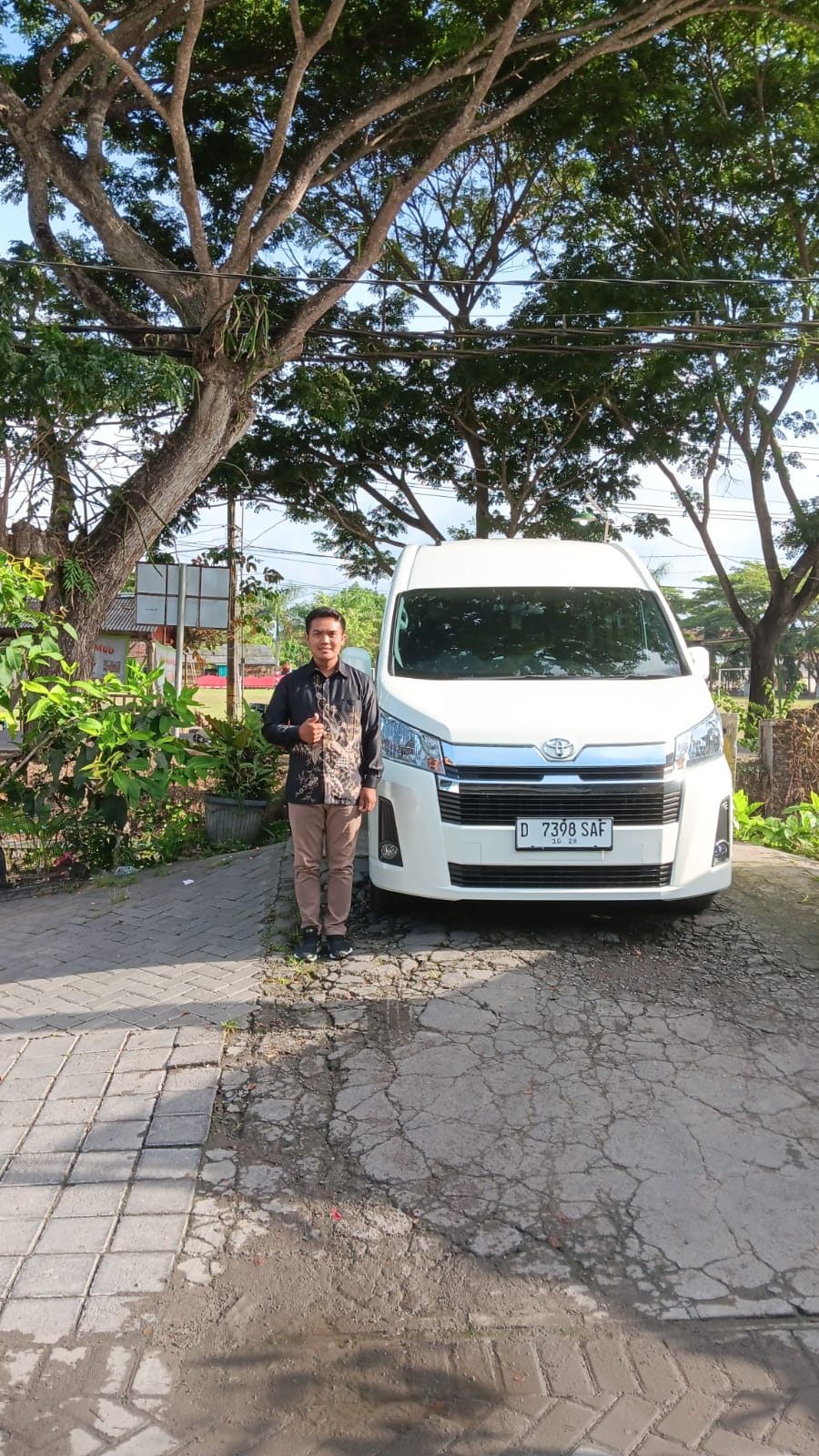 Daftar Harga Sewa Hiace Premio Dan Comuter Di Area Banyuwangi 2024 vip trans